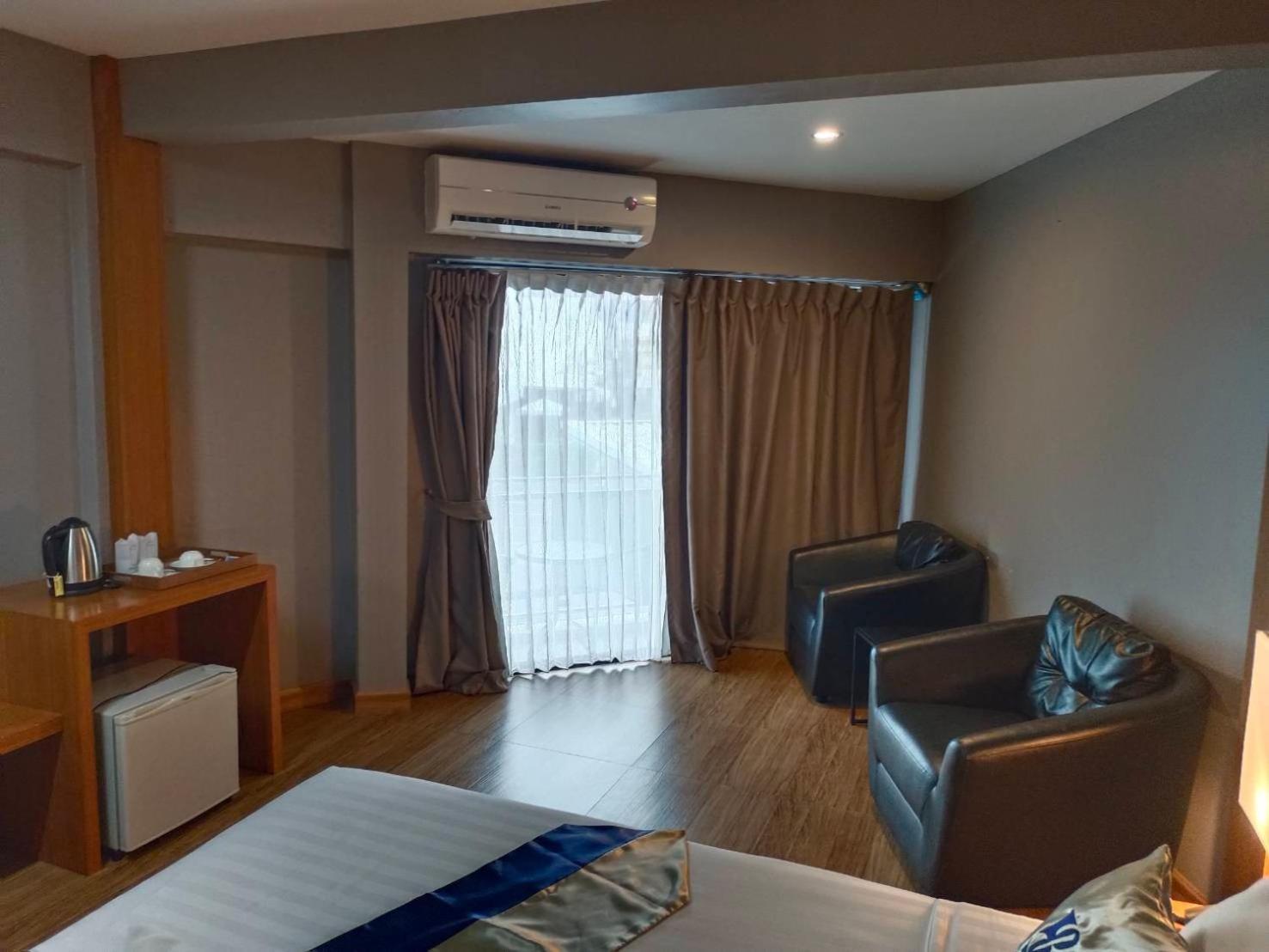Buritel Hotel Buriram Phòng bức ảnh